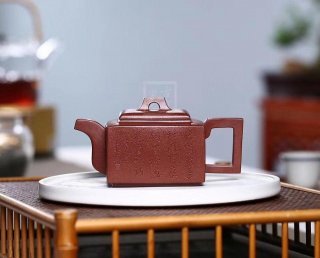 《亞明四方》 《亞明四方》