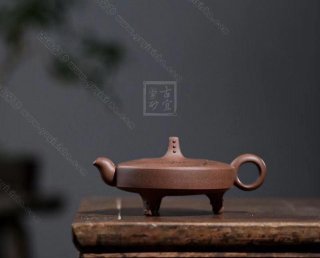 《三足鼎立》 《三足鼎立》