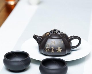 《四方抽角祥龍》 《四方抽角祥龍》