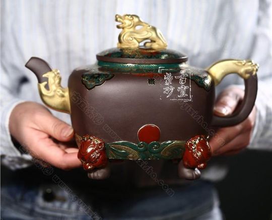 《威震四方》 《威震四方》