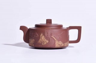 《萬里長城》宜興黃龍山清水泥紫砂壺茶具 《萬里長城》宜興黃龍山清水泥紫砂壺茶具
