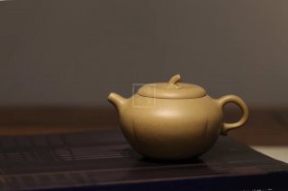 《小金瓜》宜興紫砂壺助理工藝美術師純手工茶具花器泡茶器本山段南瓜 《小金瓜》宜興紫砂壺助理工藝美術師純手工茶具花器泡茶器本山段南瓜