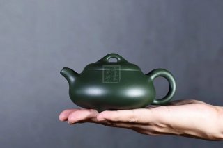 《漢棠石瓢》紫砂壺宜興實力派名家純手工民國綠石瓢泡茶壺 《漢棠石瓢》紫砂壺宜興實力派名家純手工民國綠石瓢泡茶壺