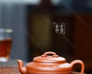 《線韻圈鈕》 《線韻圈鈕》