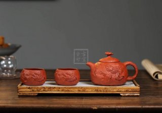 《游龍供春》 《游龍供春》