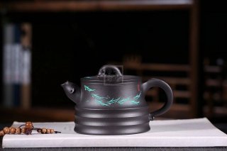 《魚(yú)樂(lè)》茶具茶壺宜興手工紫砂壺烏金泥 《魚(yú)樂(lè)》茶具茶壺宜興手工紫砂壺烏金泥