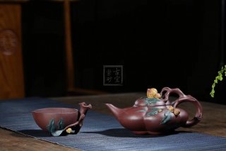 《圣桃》宜興高級工藝美術師手工紫砂壺圣桃泡茶壺茶具底槽青 《圣桃》宜興高級工藝美術師手工紫砂壺圣桃泡茶壺茶具底槽青