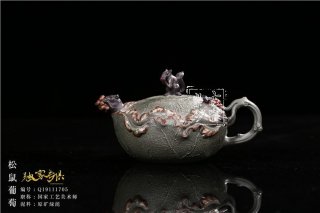 《松鼠葡萄》 《松鼠葡萄》