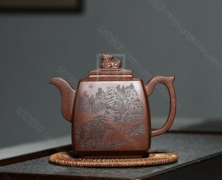 《四方龍尊》 《四方龍尊》