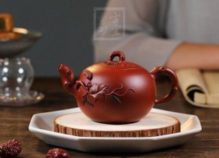 《松鼠葡萄》 《松鼠葡萄》