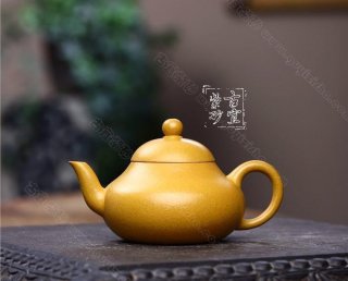 《梨形壺》 《梨形壺》